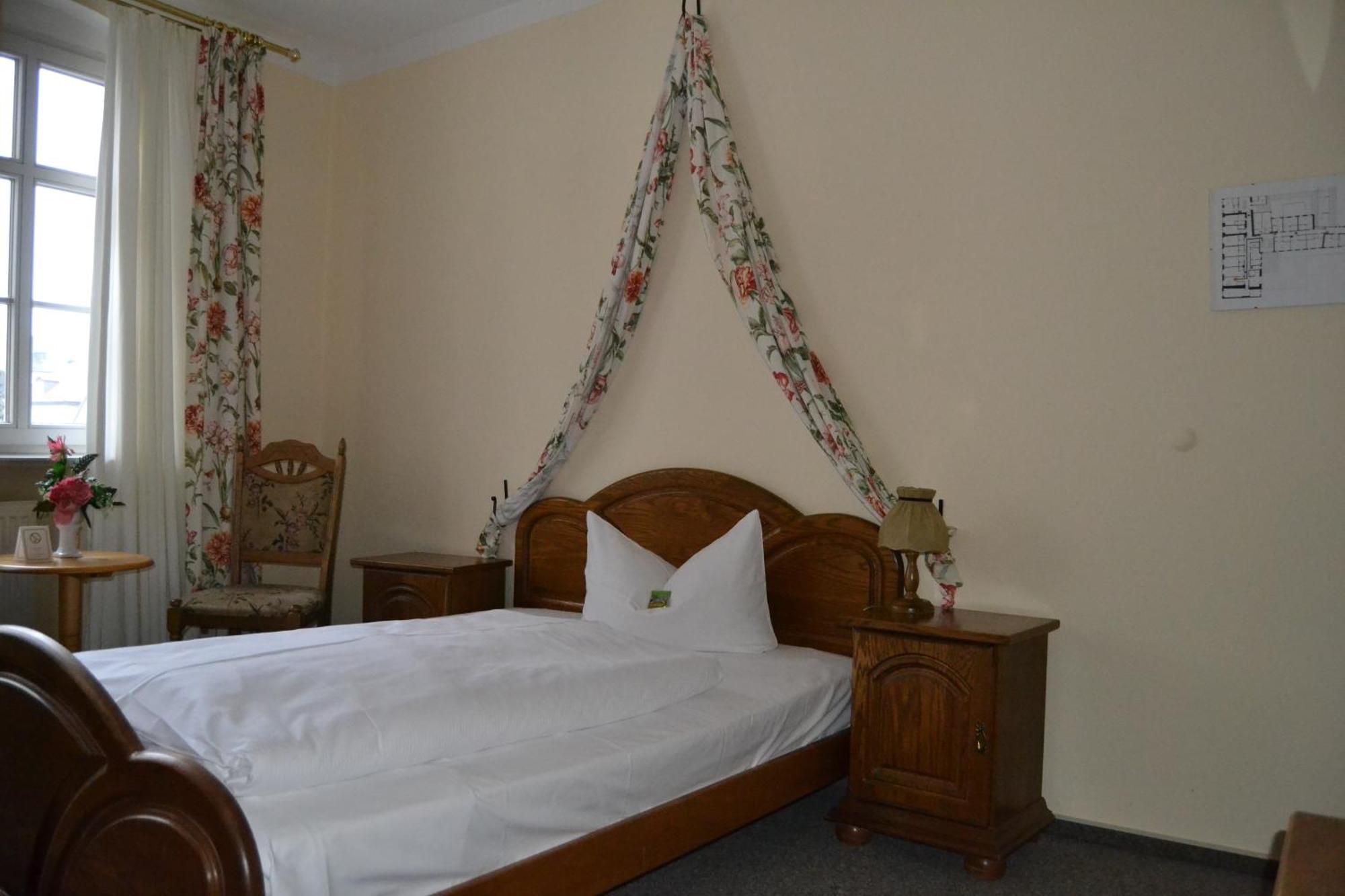 Hotel Anker Saalfeld Saale Quarto foto